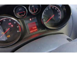 Панель приборов Opel Meriva B