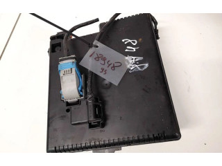 Блок предохранителей  8676391, 12217799   Volvo XC90    