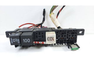 Блок предохранителей F041320662001 Volkswagen Golf IV