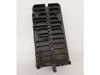 Блок предохранителей  357937039   Volkswagen Transporter - Caravelle T4    