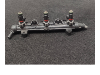 Топливная рампа 03E133320A, 03E139319E   Skoda Fabia Mk2 (5J)  