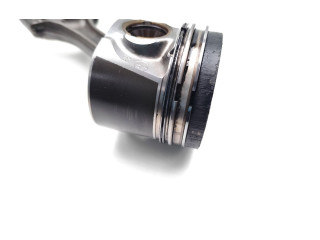 Píst AVB Audi A4 S4 B6 8E 8H