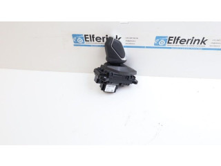 Блок предохранителей 8890977823, 8890977823 Lynk & co 01