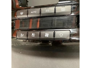 Блок управления климат-контролем E1063150   Peugeot 2008 I