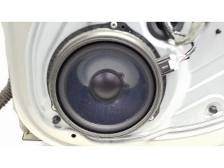 Задняя дверь