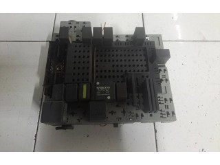 Блок предохранителей  8645729, 8676286   Volvo V70    