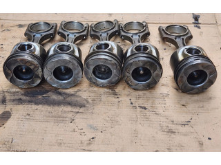  Поршень с шатуном  31303100  Volvo V60  