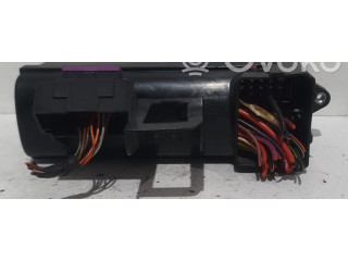   Pojistková skříňka    Volkswagen Tiguan 2008