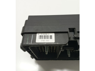 Блок предохранителей 151943963, 27251643   Chevrolet TrailBlazer    