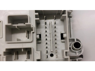 Блок предохранителей  50521891   Alfa Romeo Giulietta    