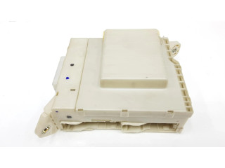   Pojistková skříňka 8273030A83, 8273030E23   Lexus GS 250 350 300H 450H 2006