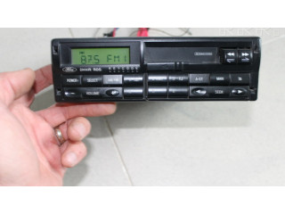 Радио/ проигрыватель CD/DVD / навигация