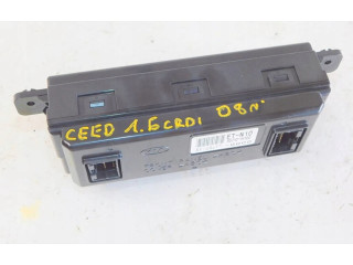 Дисплей 957101H100 KIA Ceed