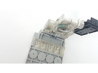 Узел подключения плюсовых проводов