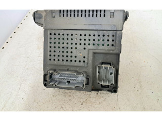 Блок предохранителей 30682981   Volvo V70    