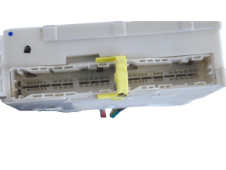   Pojistková skříňka 8273030633   Lexus GS 300 350 430 450H 2010