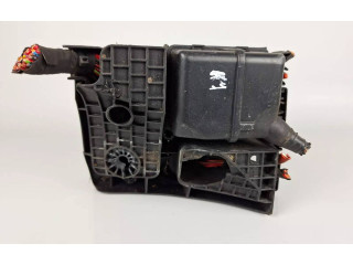 Блок предохранителей 1K0937124H   Audi A3 S3 8L    