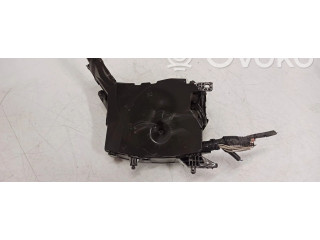 Pojistková skříňka 7379R0A2 Toyota Avensis T270 2012