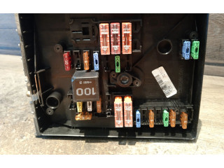 Блок предохранителей 1K0937125A   Volkswagen Jetta V    