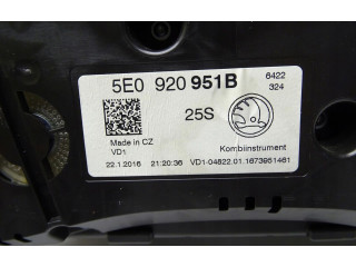Панель приборов 5E0920951B Skoda Octavia Mk2 (1Z)