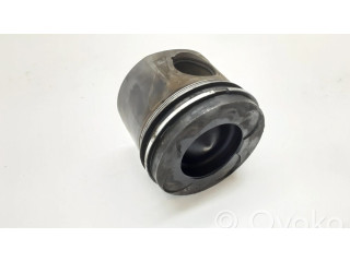 Píst 8487E BMW 3 E90 E91 pro naftový motor 2.0