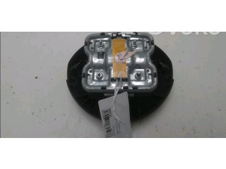 Подушка безопасности водителя 8200677493 Renault Clio III