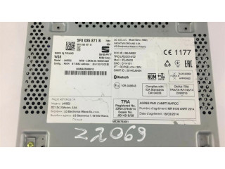 Радио/ проигрыватель CD/DVD / навигация