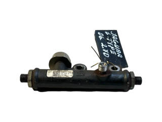 Топливная рампа 4R8Q9C066AA, A2C20001297 Jaguar S-Type 2.7