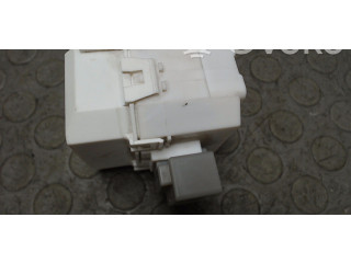 Блок предохранителей MN108928 Mitsubishi Colt