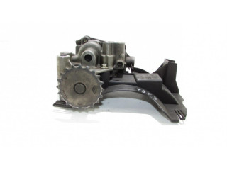 Масляный насос M9R782 150157688R Renault Trafic II (X83) 2.0