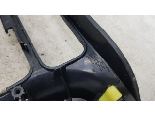 Другая деталь салона