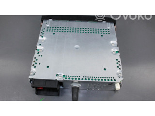 Радио/ проигрыватель CD/DVD / навигация