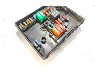 Блок предохранителей 1K0937820B, 1K0937821C Volkswagen Caddy