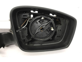 Зеркало электрическое Skoda Fabia Mk3 (NJ) 2015 - 2021 года