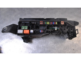 Блок предохранителей    Toyota Corolla Verso E121    