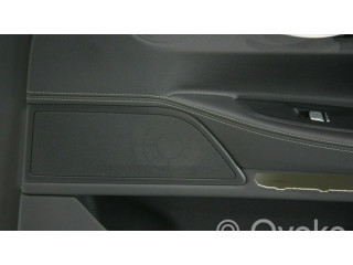 Обшивка передней двери