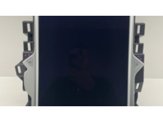 Дисплей    104500603A   Tesla Model X