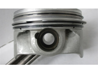Píst Audi A8 S8 D5