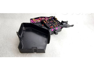 Блок предохранителей  8D1941824   Skoda Octavia Mk1 (1U)    