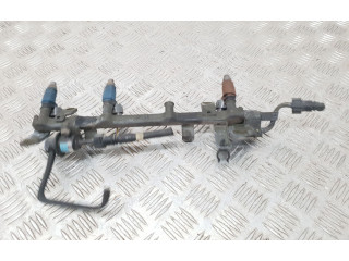 Топливная рампа 78199X9, 78099X7 Mazda Premacy