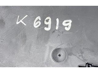 Блок предохранителей  8688264, 12217789   Volvo V70    