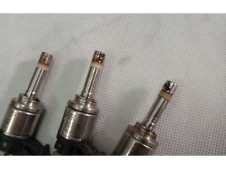 Топливная рампа 04E906036AT, 04C133320G   Skoda Fabia Mk3 (NJ)  