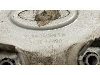 Заводская крышка (крышки) от центрального отверстия колеса