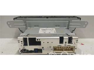 Радио/ проигрыватель CD/DVD / навигация