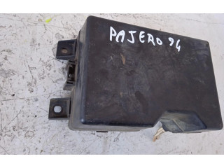 Pojistková skříňka 4D56 Mitsubishi Pajero 1994