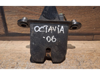 Замок багажника 1Z5827501C, SN3CC    Skoda Octavia Mk2 (1Z) 2004 - 2013 года