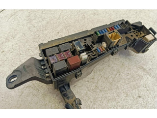 Блок предохранителей    Toyota Corolla Verso E121    