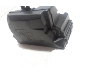 Блок предохранителей 284B04064R Dacia Jogger