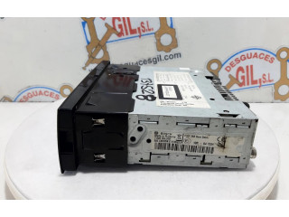 Радио/ проигрыватель CD/DVD / навигация