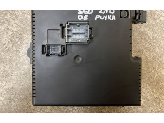 Блок предохранителей 30786646, 28080156   Volvo S60    